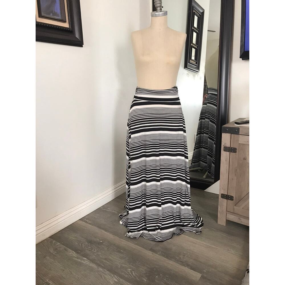 MonaB Black White Striped Maxi Skirt Elastic Waist Women’s Small